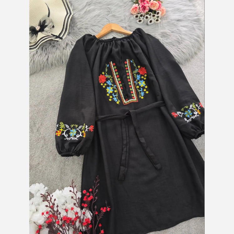 شومیز زنانه گلدوزی شده مدل مارال جنس شانتون فری سایز