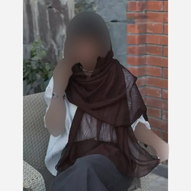 شال ساده دور گان تور دانتل رنگ شکلاتی و سرمه ای ابعاد 180 در 70 سانتیمتر