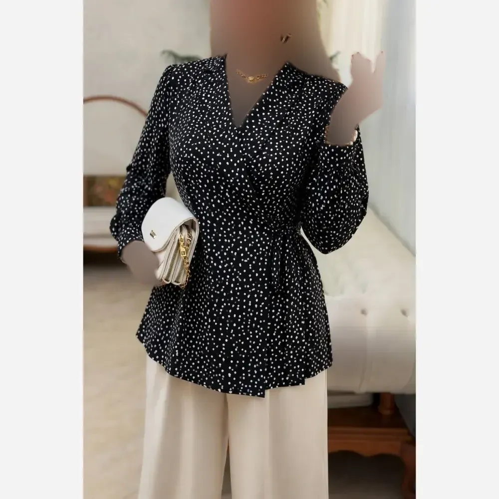 شومیز یقه انگلیسی زنانه کرپ بوگاتی طرح دار فری سایز