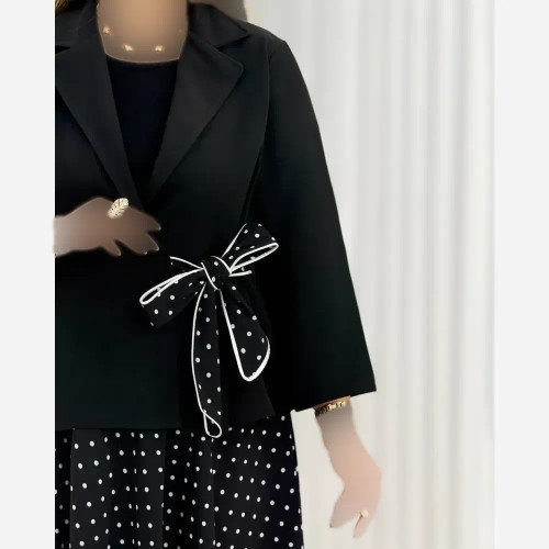 ست کت دامن زنانه مجلسی جنس کت مازراتی و دامن بوگاتی سایز فری 36 تا 46