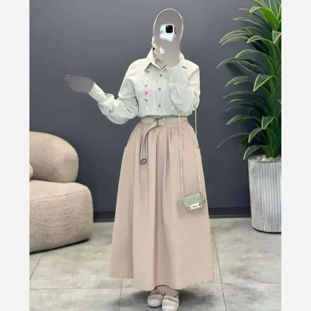 شومیز گلدوزی شبدر شانتون کرم سایز دو