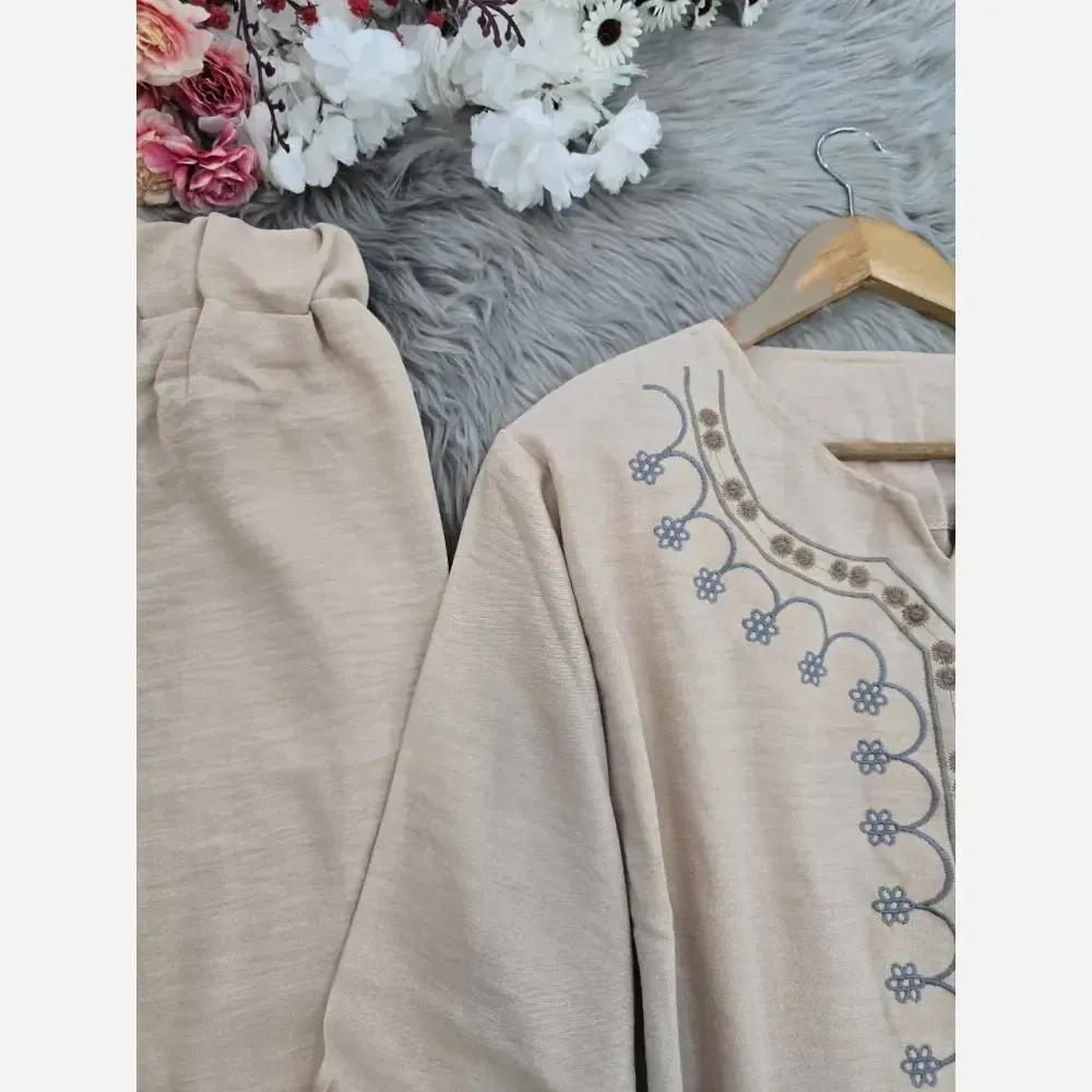 ست تونیک شلوار گلدوزی شده شانتون فری سایز نسکافه ای کرم خاکی سبز سدری