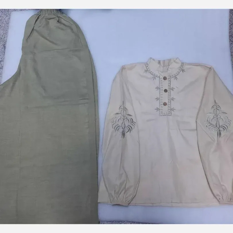 ست شومیز و شلوار دامنی گلدوزی شده زنانه لنین و صوفیا فری سایز