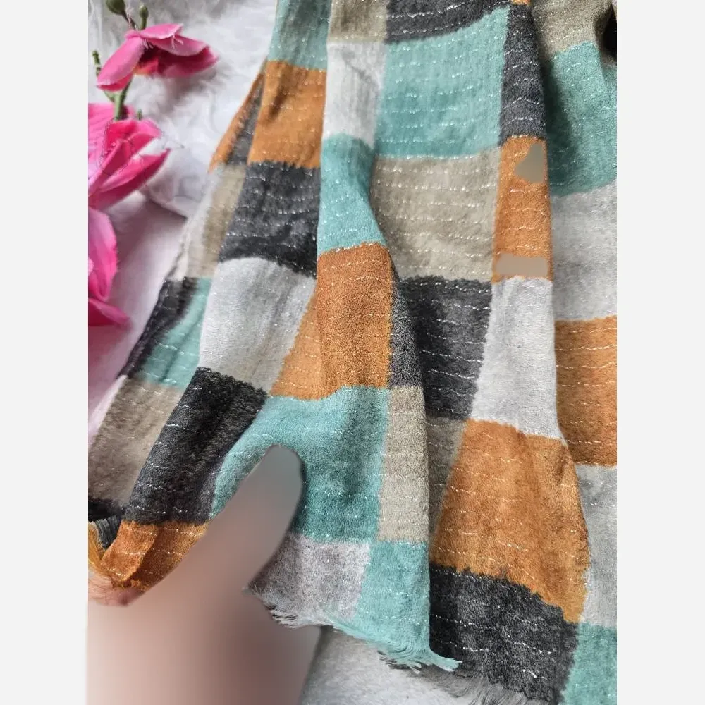 شال ماه تاج کریشه سافت برشکا ابعاد 195x58 فری سایز