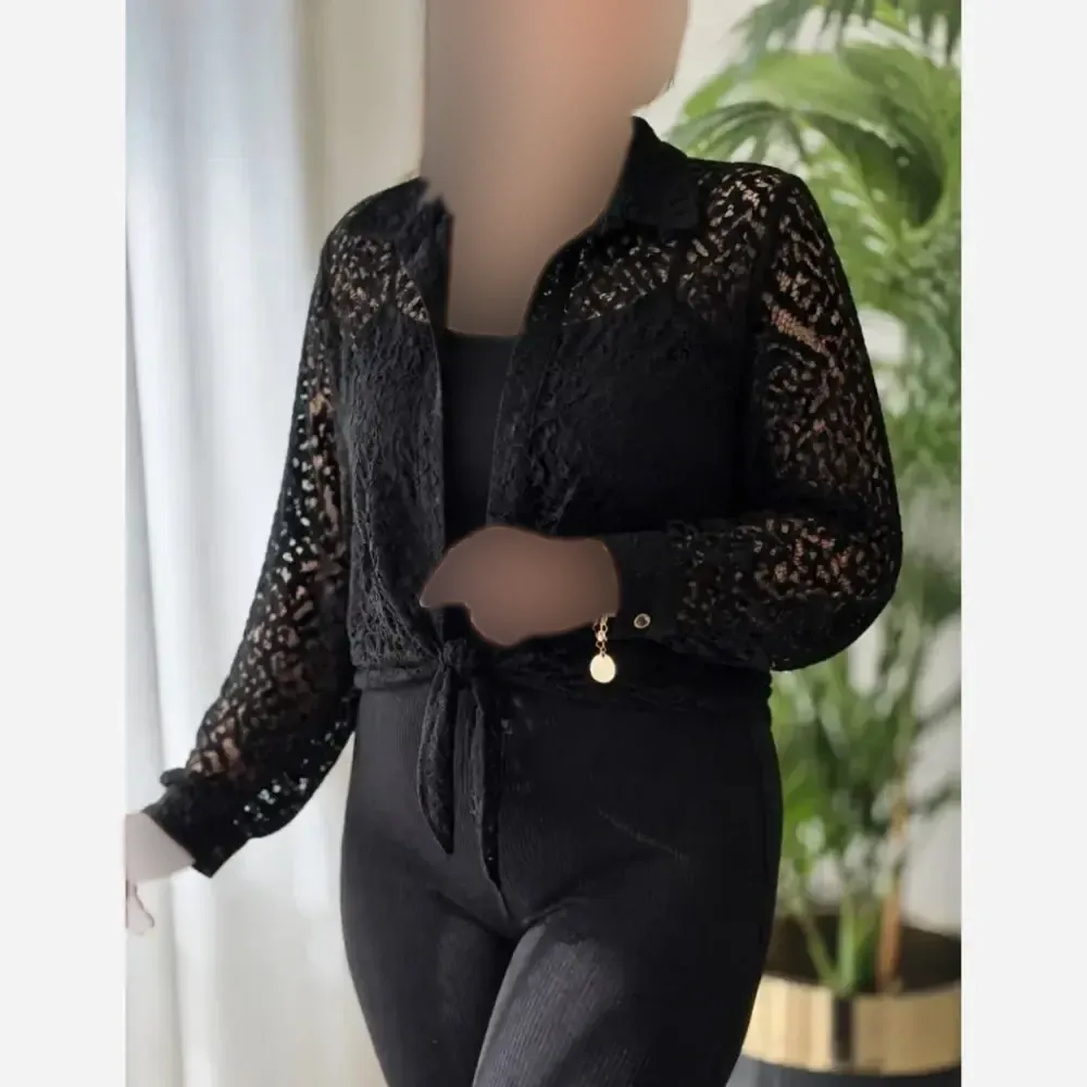 شومیز گره ای ماهلین دانتل گیپور مشکی خط طلایی فری سایز 36 تا 46