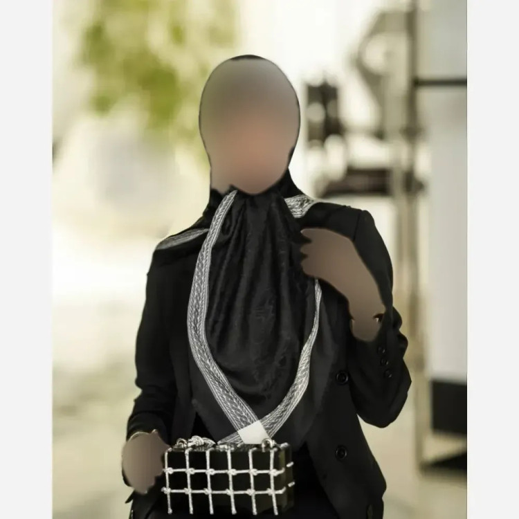 روسری دورو حاشیه نقره ژاکارد ابریشم ترک ابعاد 90 در 90
