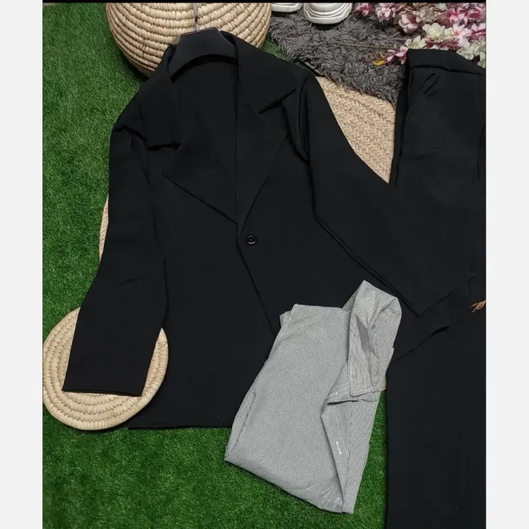 سه تیکه پاییزه زنانه نوشین جنس سوپر کجراه اعلا رنگ مشکی و سرمه ای سایز 38 تا 46