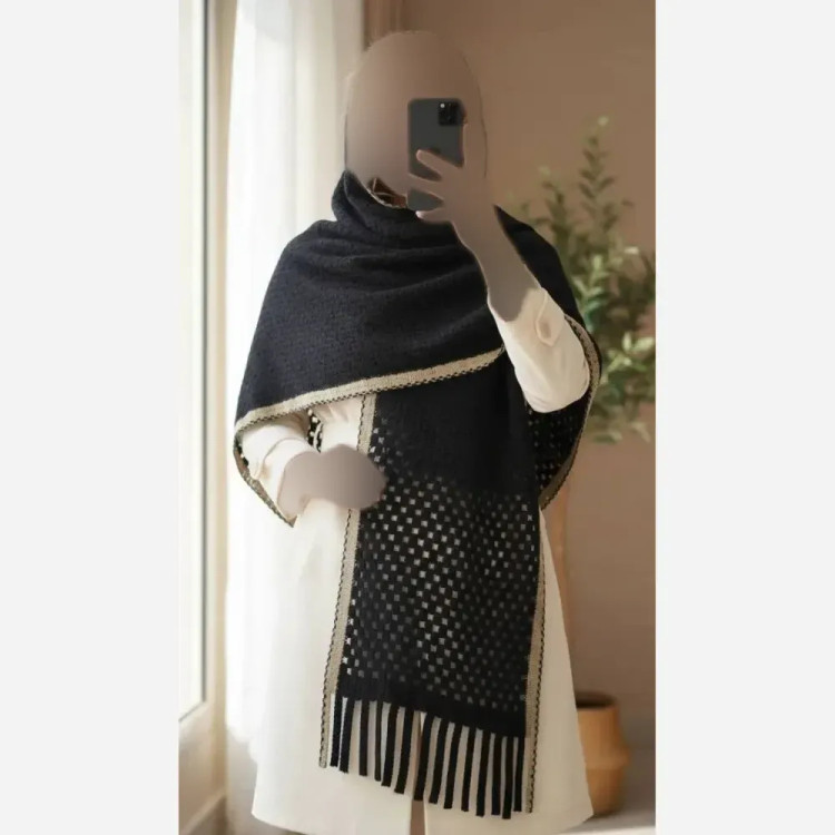 شال بافت مشکی زنانه طرح سه بعدی ابعاد 180 در 51 سانتی متر