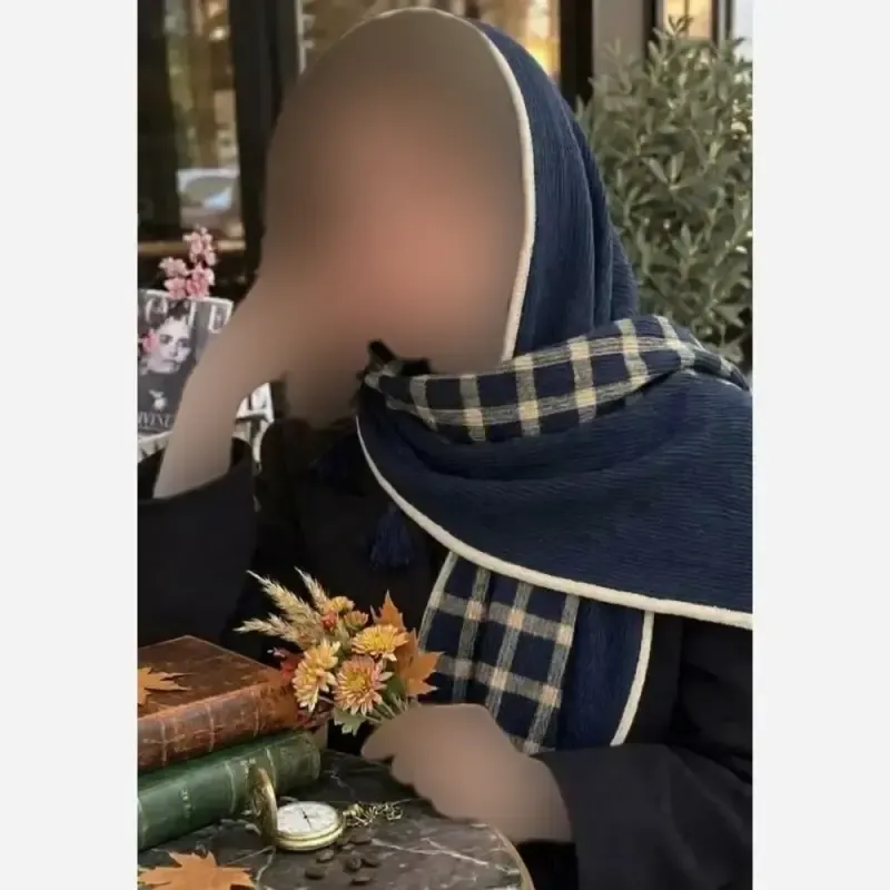 شال پاییزه پلیسه دو تیکه دور گان دار و منگوله مهره ای سایز 198 در 75 مناسب پاییز