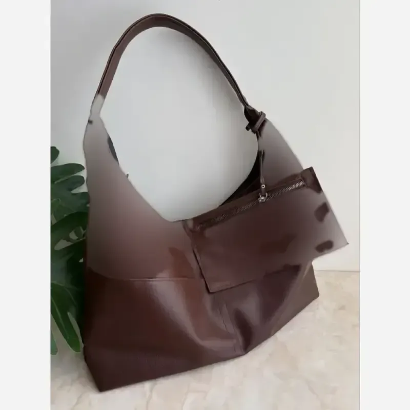 کیف زنانه شرانگ وارداتی دو جیب جلو مشکی شکلاتی سایز 29 در 45