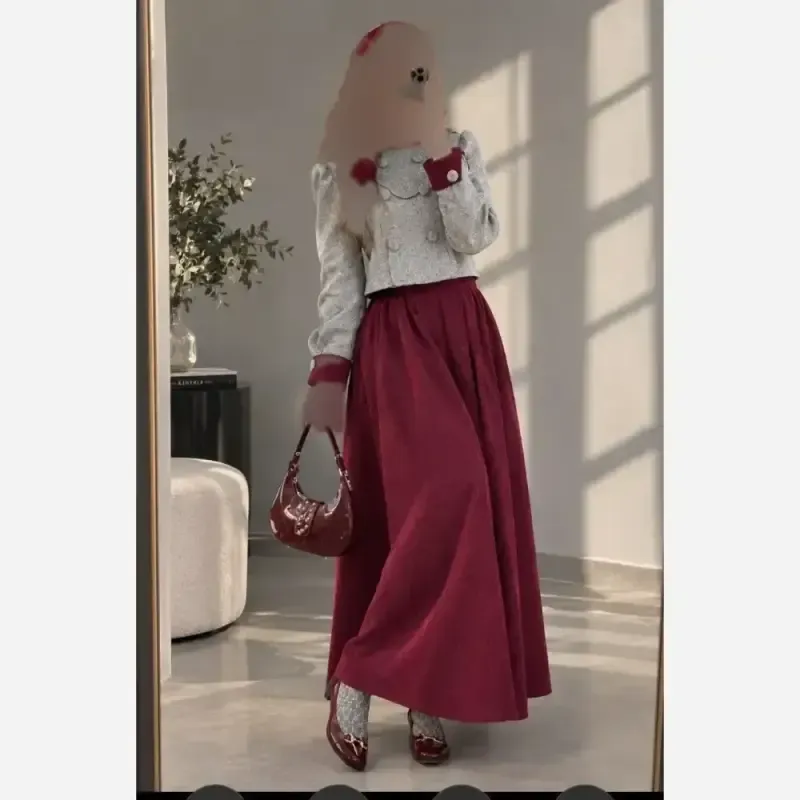 کت و دامن بهارناز پارچه کشمیر بافت وارداتی و مخمل کبریتی رنگ طوسی زرشکی